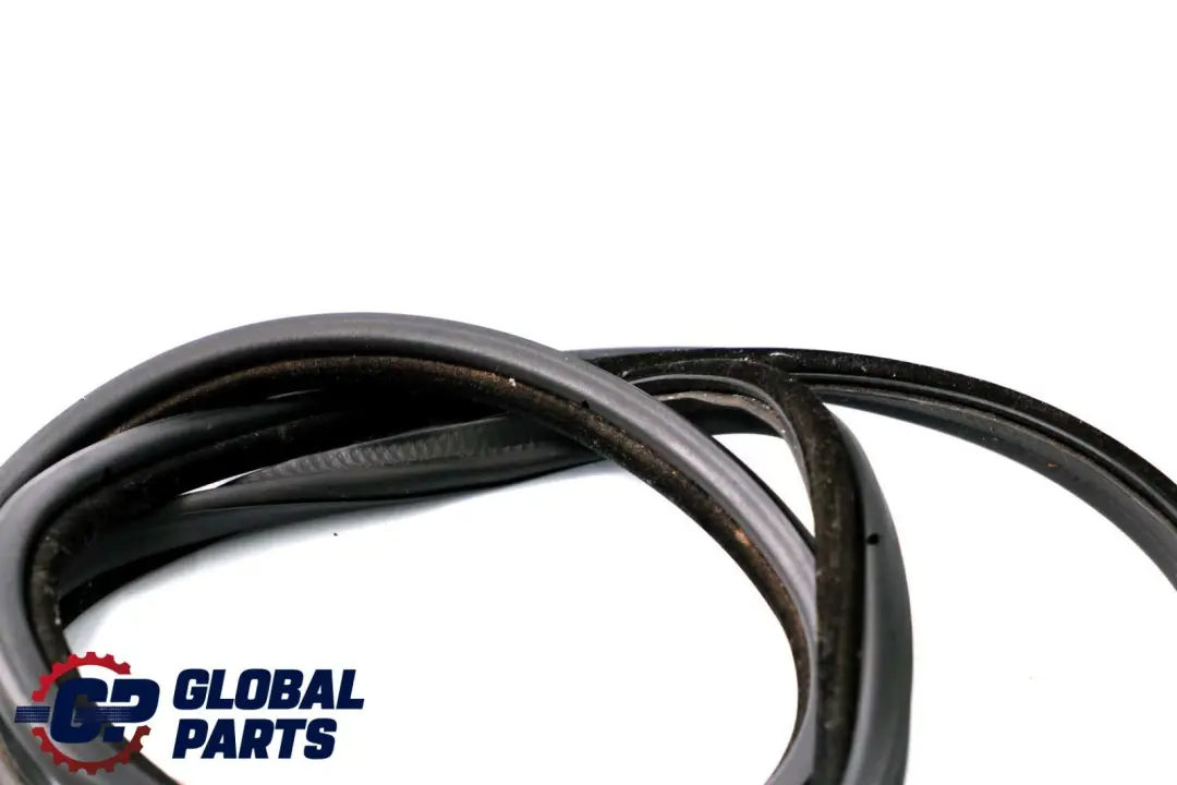 Gasket Seal Trunk Lid Sealing 4310984 to BMW 3 Series E46 Saloon with Part number 7126973 BMW 3 Series E46 Saloon Gasket Seal Trunk Lid Sealing 4310984 - SKU 7126973 - Part number 7126973