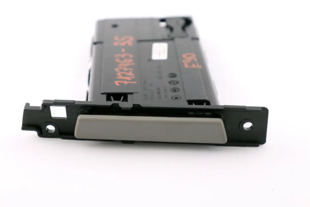 Passenger's Cup Drink Holder Left Grey to BMW 3 Series E90 E91 E92 E93 LCI with Part number 7127463 BMW 3 Series E90 E91 E92 E93 LCI Passenger's Cup Drink Holder Left Grey - SKU rhd-7127463-35 - Part number 7127463