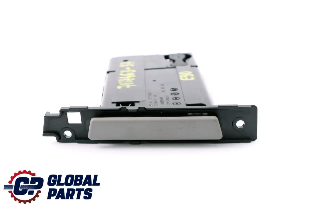 Passenger's Cup Drink Holder Left to BMW 3 Series E90 E91 E92 E93 LCI with Part number 7127463 BMW 3 Series E90 E91 E92 E93 LCI Passenger's Cup Drink Holder Left - SKU rhd-7127463-37 - Part number 7127463