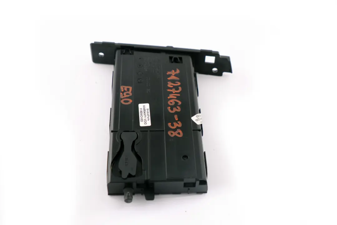 Passenger's Cup Drink Holder Left to BMW 3 Series 38 E90 E91 E92 E93 LCI with Part number 7127463 BMW 3 Series 38 E90 E91 E92 E93 LCI Passenger's Cup Drink Holder Left - SKU rhd-7127463-38 - Part number 7127463