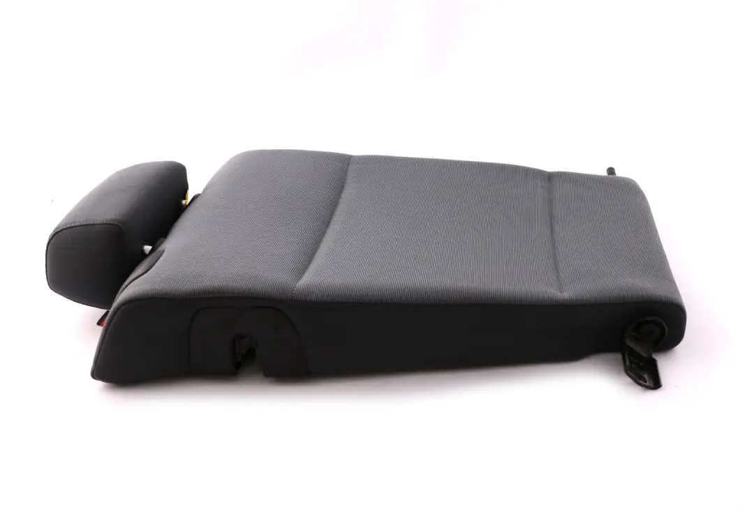 Reference Dossier Reste Tissu Arriere Droite Gris Alaska, Gris pour BMW 1 E87 à propos du numéro de pièce 7127820 BMW 1 E87 Reference Dossier Reste Tissu Arriere Droite Gris Alaska, Gris - SKU 7127820 - Numéro de pièce 7127820