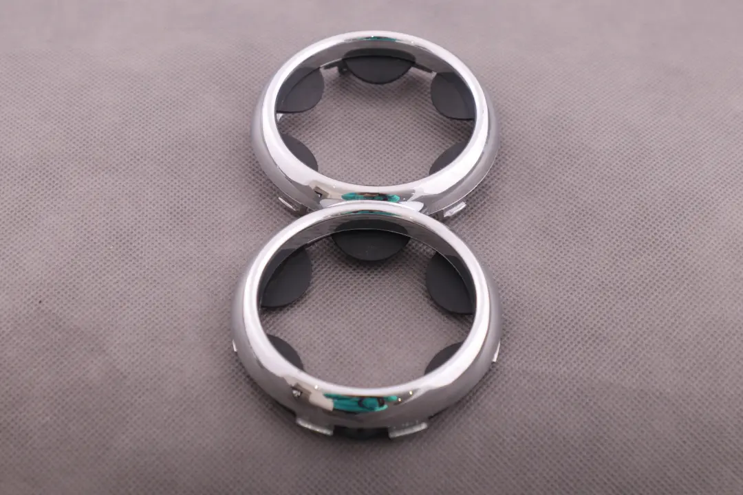 Anillo Embellecedor Cromado Para Portavasos para Mini R50 R52 R53 con número de pieza 7127915 Mini R50 R52 R53 Anillo Embellecedor Cromado Para Portavasos - SKU 7127915 - Número de pieza 7127915