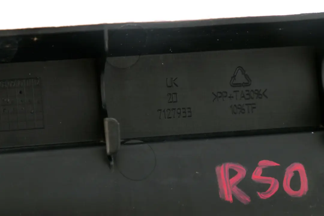 MINI R50 R52 Kratka Zderzaka Środkowa Przód - SKU 7127933 - Numer Części 7127933