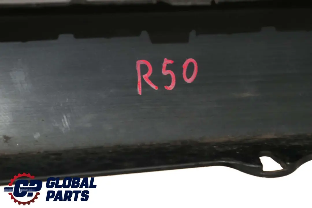 Parachoques Trasero Spoiler Inferior Difusor Central para Mini Cooper One R50 R52 con número de pieza 7127962 Mini Cooper One R50 R52 Parachoques Trasero Spoiler Inferior Difusor Central - SKU 7127962 - Número de pieza 7127962