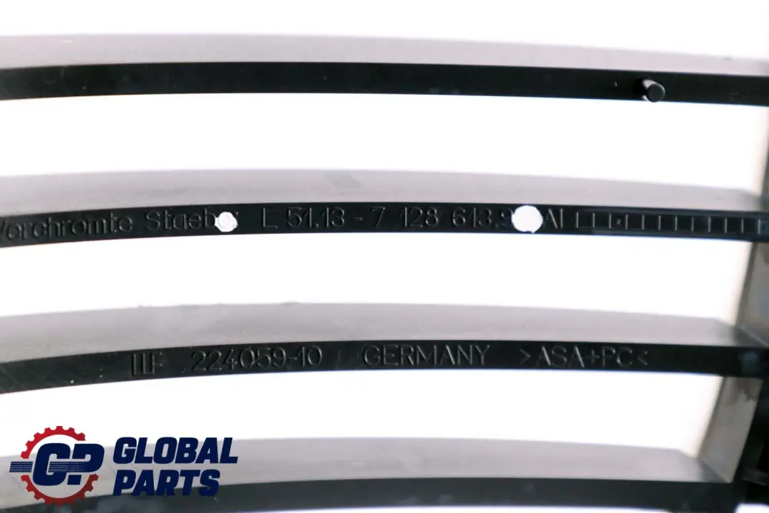  Genuine BMW 1 Series E81 E87 E87N LCI Front Left Trim Kidney Grille N/S - SKU 7128613 - Part number 51137128613