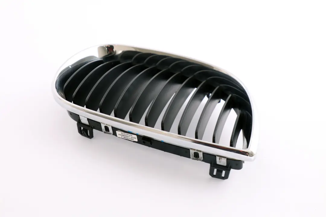 Frontale Griglia Destro Cromo per BMW E81 E87 E87N LCI con numero di parte 7128614 BMW E81 E87 E87N LCI Frontale Griglia Destro Cromo - SKU 7128614 - Numero di parte 7128614