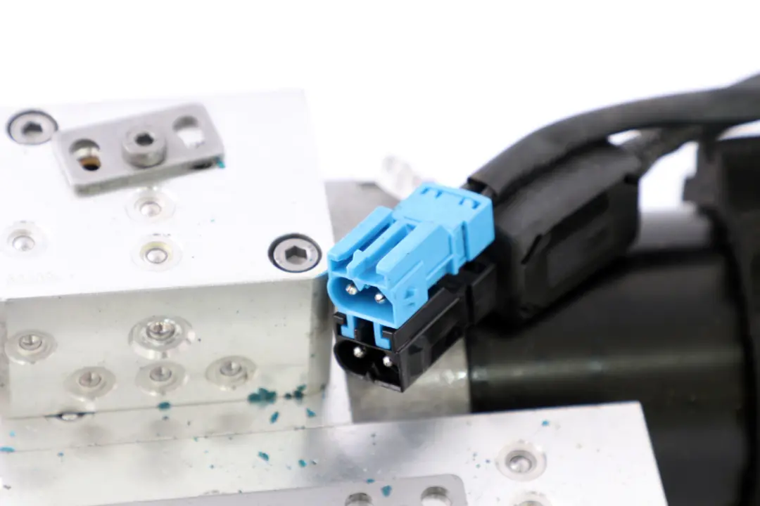 Unita Idraulica Aggregato Idraulico 7128780 per BMW E93 Cabrio con numero di parte 7128779 BMW E93 Cabrio Unita Idraulica Aggregato Idraulico 7128780 - SKU 7128779 - Numero di parte 7128779