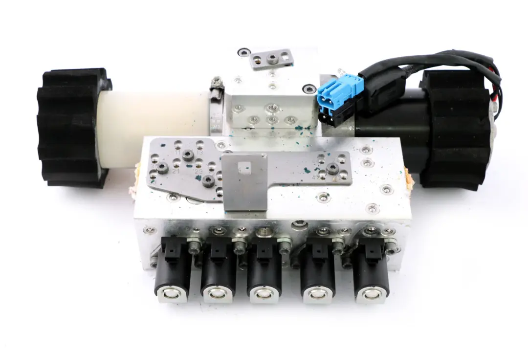 Unita Idraulica Aggregato Idraulico 7128780 per BMW E93 Cabrio con numero di parte 7128779 BMW E93 Cabrio Unita Idraulica Aggregato Idraulico 7128780 - SKU 7128779 - Numero di parte 7128779