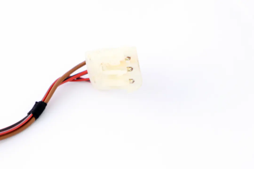 Popielniczka Schowek Tunelu Środkowego Srebrna 7078571 do BMW E87 o numerze 7129142 BMW E87 Popielniczka Schowek Tunelu Środkowego Srebrna 7078571 - SKU 7129142-13 - Numer Części 7129142