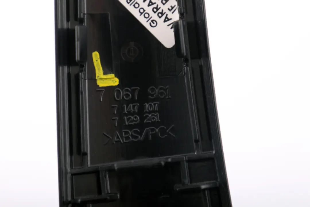 Blende Türinnengriff gomera - schwarz links 5141 für BMW 1 er 7 E87 mit Teilenummer 7129261 BMW 1 er 7 E87 Blende Türinnengriff gomera - schwarz links 5141 - SKU 7129261-7 - Teilenummer 7129261