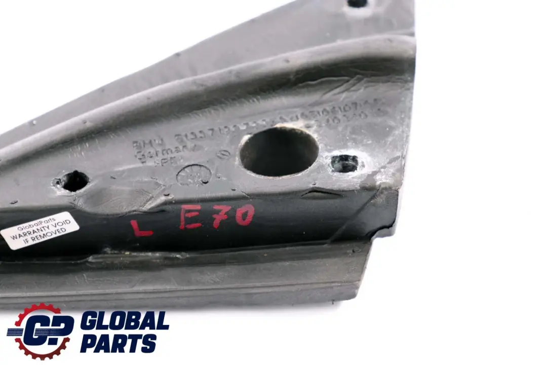 Joint etancheite exterieur du triangle de retroviseur gauche pour BMW X5 E70 à propos du numéro de pièce 7129723 BMW X5 E70 Joint etancheite exterieur du triangle de retroviseur gauche - SKU 7129723 - Numéro de pièce 7129723