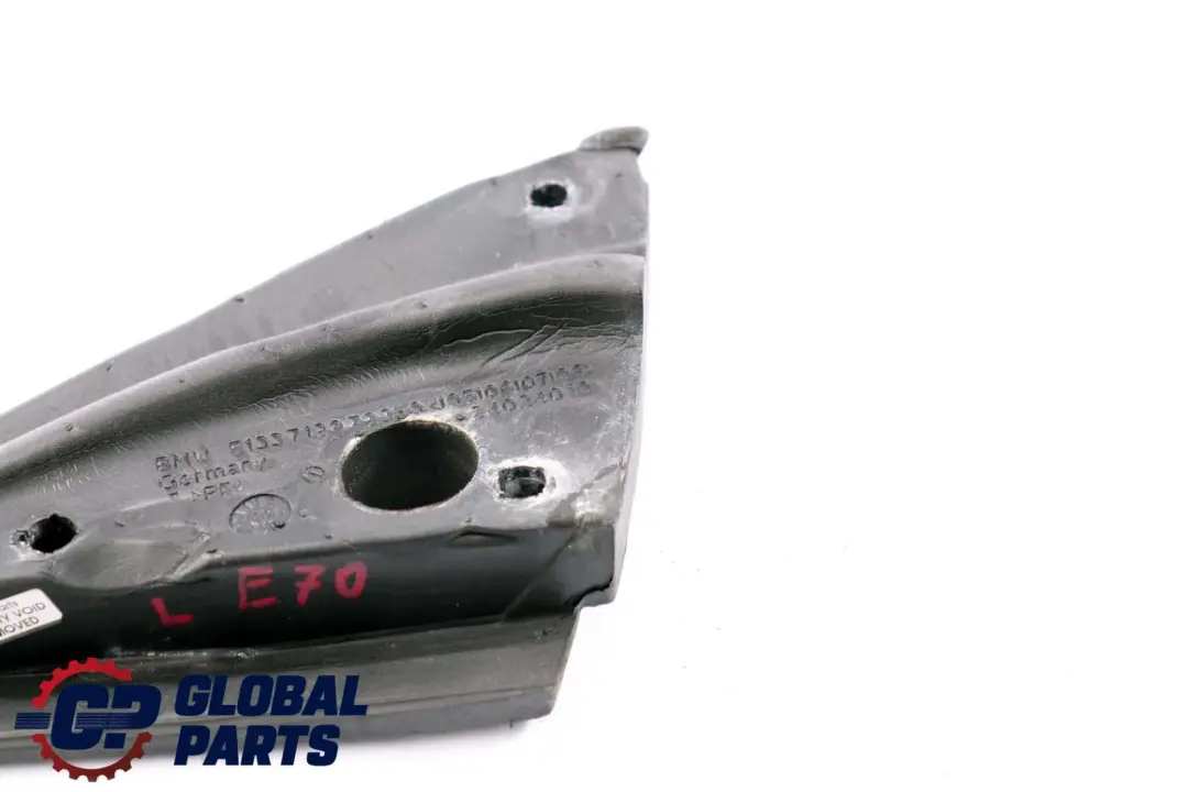 Guarnizione Esterna Triangolo Specchio Sinistro per BMW X5 E70 con numero di parte 7129723 BMW X5 E70 Guarnizione Esterna Triangolo Specchio Sinistro - SKU 7129723 - Numero di parte 7129723
