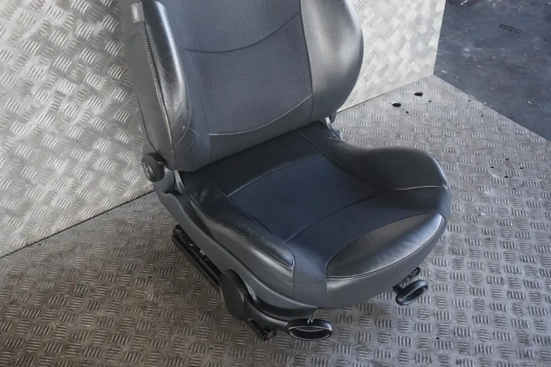  £BMW Mini Cooper R52 Cabrio Front Right O/S Cloth / Leather Seat Panther Black - SKU 7130084-1 - Part number 7130084