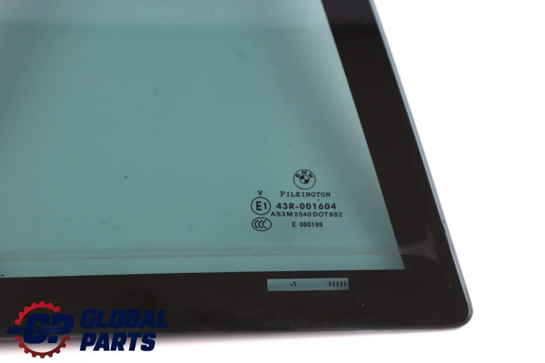 Finestrino Porta Posteriore Fisso Vetro Scuro Destra per BMW E91 con numero di parte 7130364 BMW E91 Finestrino Porta Posteriore Fisso Vetro Scuro Destra - SKU 7130364 - Numero di parte 7130364