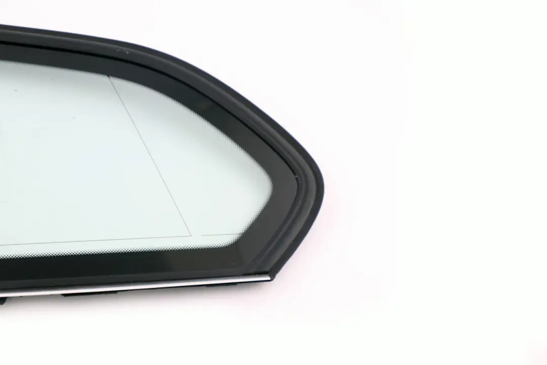 Green Side Window With Gasket Rear Left Glass N/S Chrome to BMW 3 Series E91 with Part number 7130367 BMW 3 Series E91 Green Side Window With Gasket Rear Left Glass N/S Chrome - SKU 7130367-1 - Part number 7130367