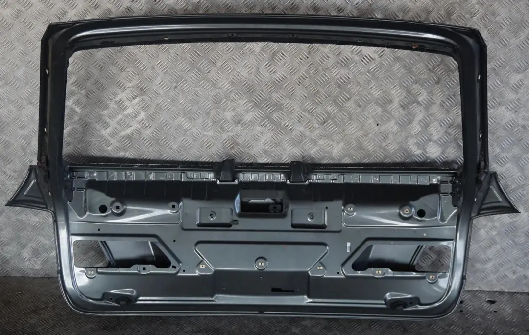 Trunk Boot Lid Titangrau Titan Grey - A36 to BMW 5 Series E61 Touring Tailgate with Part number 7130799 BMW 5 Series E61 Touring Tailgate Trunk Boot Lid Titangrau Titan Grey - A36 - SKU 7130799-TGR - Part number 7130799