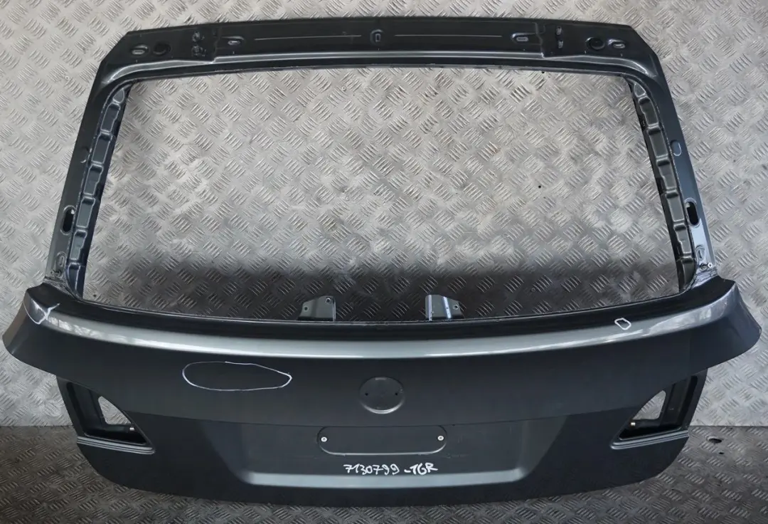 Trunk Boot Lid Titangrau Titan Grey - A36 to BMW 5 Series E61 Touring Tailgate with Part number 7130799 BMW 5 Series E61 Touring Tailgate Trunk Boot Lid Titangrau Titan Grey - A36 - SKU 7130799-TGR - Part number 7130799