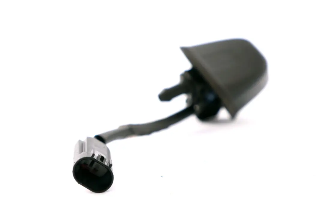 Scheibenwaschanlage Spritzdüse Heizbar 8365385 für BMW E90 E91 E92 E93 mit Teilenummer 7131299 BMW E90 E91 E92 E93 Scheibenwaschanlage Spritzdüse Heizbar 8365385 - SKU 7131299 - Teilenummer 7131299