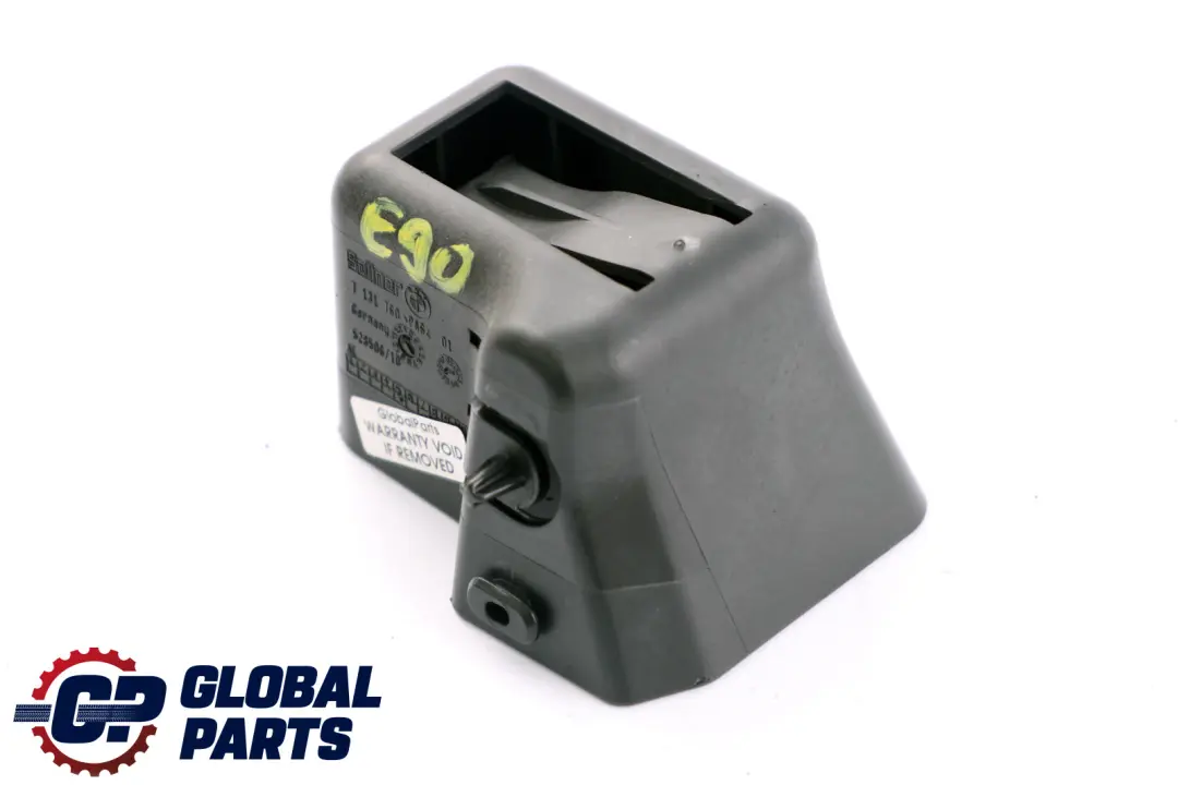 Halter Warndreieck Trennwand für BMW 3 er E90 E92 LCI mit Teilenummer 7131760 BMW 3 er E90 E92 LCI Halter Warndreieck Trennwand - SKU 7131760 - Teilenummer 7131760