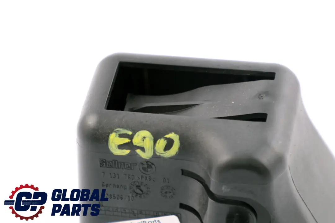 Halter Warndreieck Trennwand für BMW 3 er E90 E92 LCI mit Teilenummer 7131760 BMW 3 er E90 E92 LCI Halter Warndreieck Trennwand - SKU 7131760 - Teilenummer 7131760