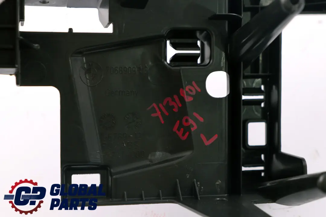 Embellecedor Panel Barandilla Maletero Izquierdo 7068909 para BMW E91 E91N LCI con número de pieza 7131801 BMW E91 E91N LCI Embellecedor Panel Barandilla Maletero Izquierdo 7068909 - SKU 7131801 - Número de pieza 7131801