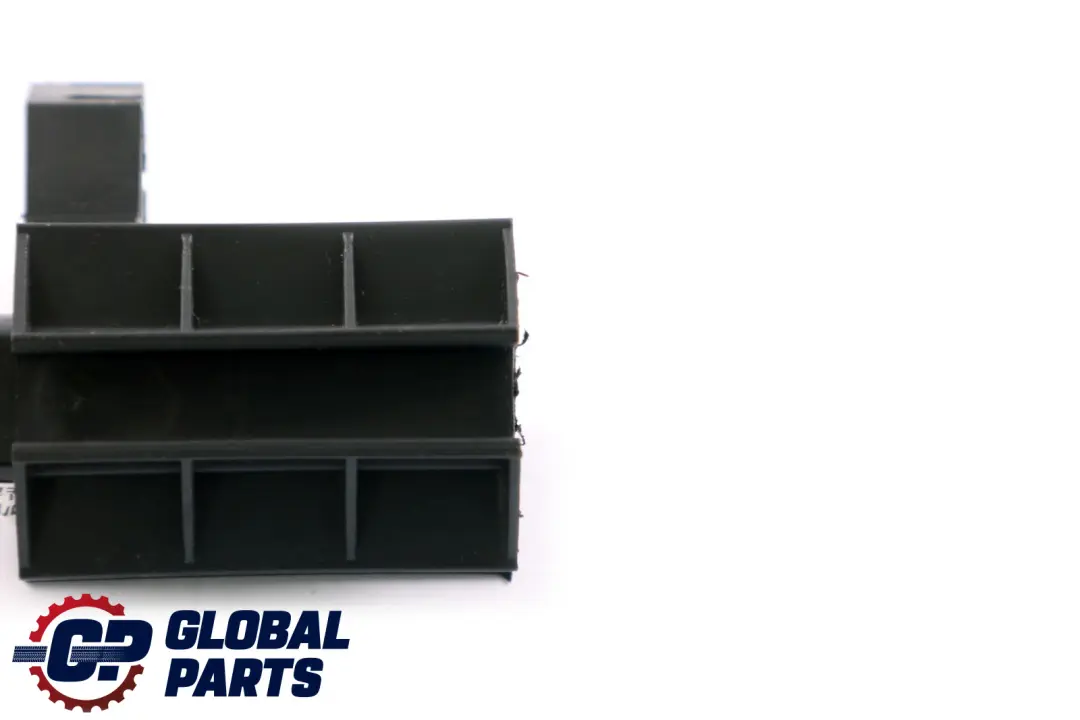 BMW E60 E60N LCI Support de cloison de compartiment a bagages a indentation - SKU 7132300 - Numéro de pièce 7132300