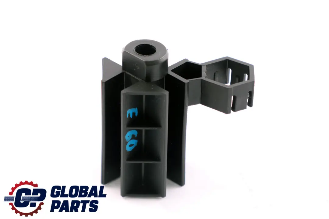 Supporto Divisorio Per Bagagliaio A Rientranza per BMW E60 E60N LCI con numero di parte 7132300 BMW E60 E60N LCI Supporto Divisorio Per Bagagliaio A Rientranza - SKU 7132300 - Numero di parte 7132300