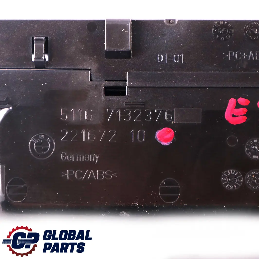 Schowek Deski Środkowny do BMW E90 E91 E92 o numerze 7132376 BMW E90 E91 E92 Schowek Deski Środkowny - SKU 7132376 - Numer Części 7132376