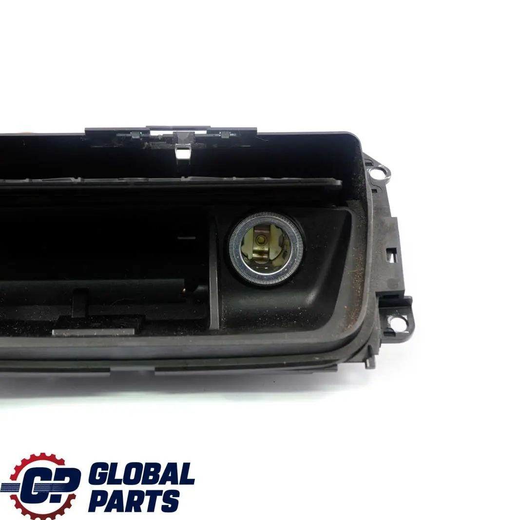 Posacenere Console Centrale Anteriore per BMW E90 E91 E93 con numero di parte 7078571 BMW E90 E91 E93 Posacenere Console Centrale Anteriore - SKU 7132380 - Numero di parte 7078571