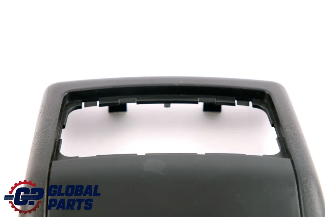 Osłona Tylnej Konsoli Środkowej Czarna do BMW E90 E91 o numerze 7145681 BMW E90 E91 Osłona Tylnej Konsoli Środkowej Czarna - SKU 7132382 - Numer Części 7145681