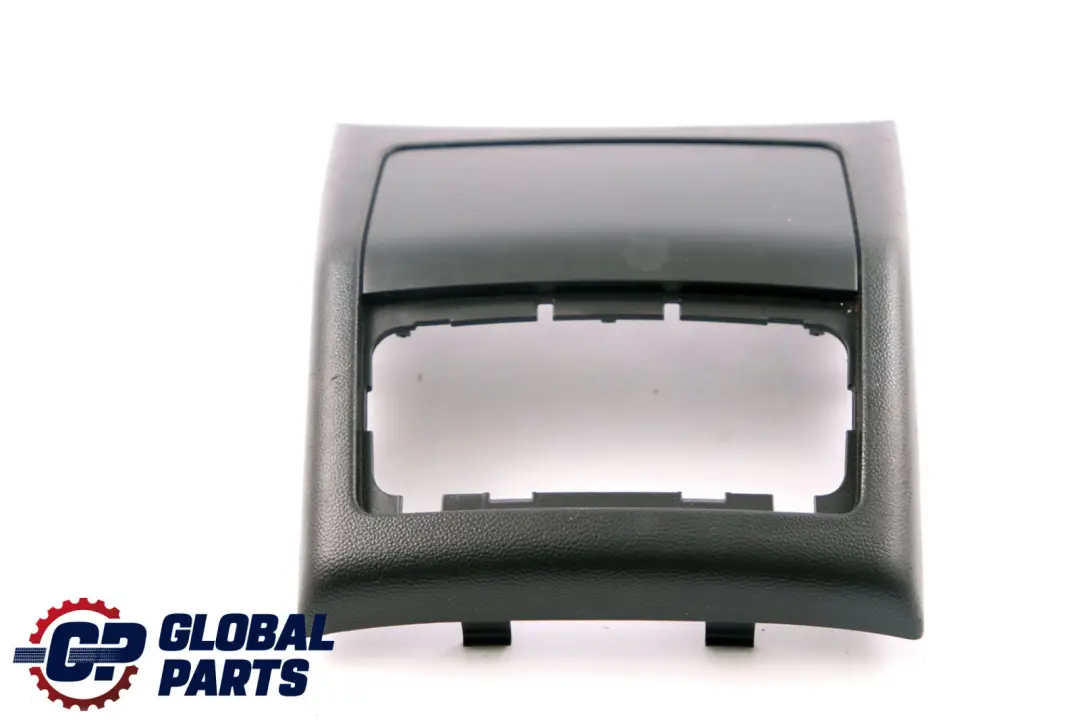 Osłona Tylnej Konsoli Środkowej Czarna do BMW E90 E91 o numerze 7145681 BMW E90 E91 Osłona Tylnej Konsoli Środkowej Czarna - SKU 7132382 - Numer Części 7145681