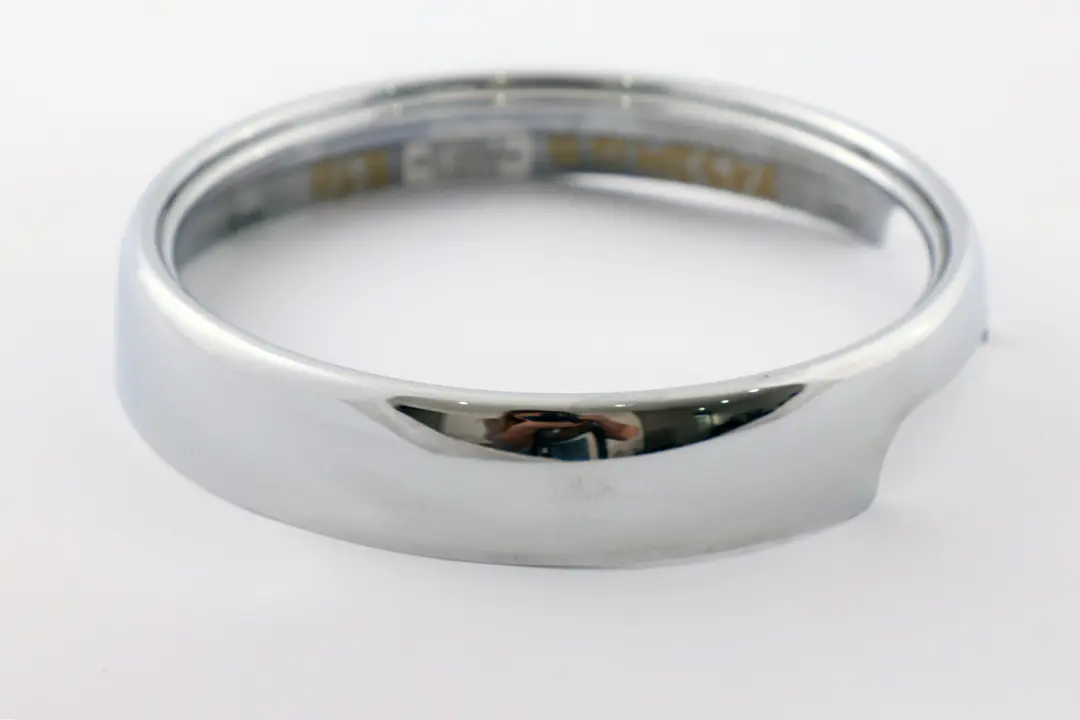 Zierring Chrome Instrumententafel für Mini Cooper One R50 R52 R53 mit Teilenummer 7132400 Mini Cooper One R50 R52 R53 Zierring Chrome Instrumententafel - SKU 7132400 - Teilenummer 7132400