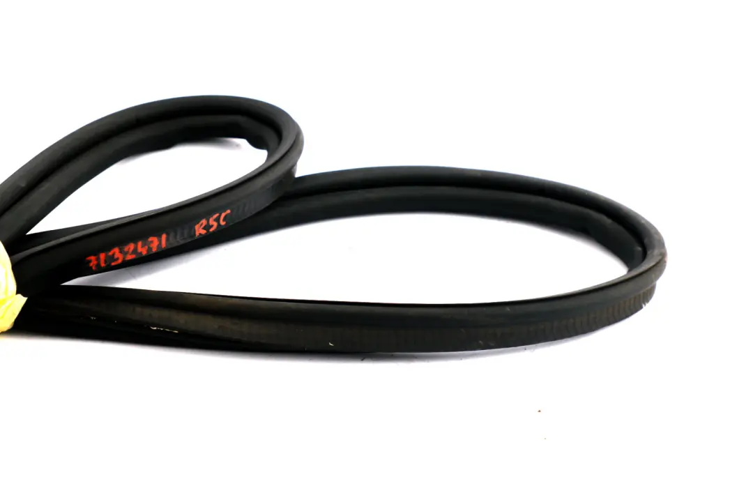 Portellone Paraspigoli Guarnizione Tronco Bagagliaio per Mini Cooper R50 R53 R56 con numero di parte 7132471 Mini Cooper R50 R53 R56 Portellone Paraspigoli Guarnizione Tronco Bagagliaio - SKU 7132471 - Numero di parte 7132471