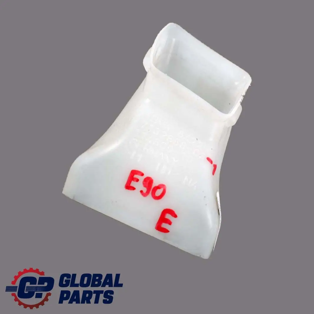 Conducto Calefactor Piso Derecho Blanco para BMW E90 E91 E92 E93 1 con número de pieza 7132868 BMW E90 E91 E92 E93 1 Conducto Calefactor Piso Derecho Blanco - SKU 7132868-1 - Número de pieza 7132868