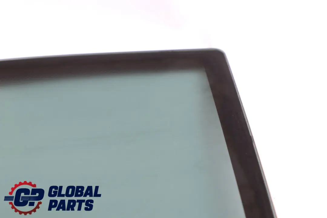 Vitre De Porte Arrière Fixe Foncée AS3 Droite pour BMW E87 à propos du numéro de pièce 7132962 BMW E87 Vitre De Porte Arrière Fixe Foncée AS3 Droite - SKU 7132962 - Numéro de pièce 7132962