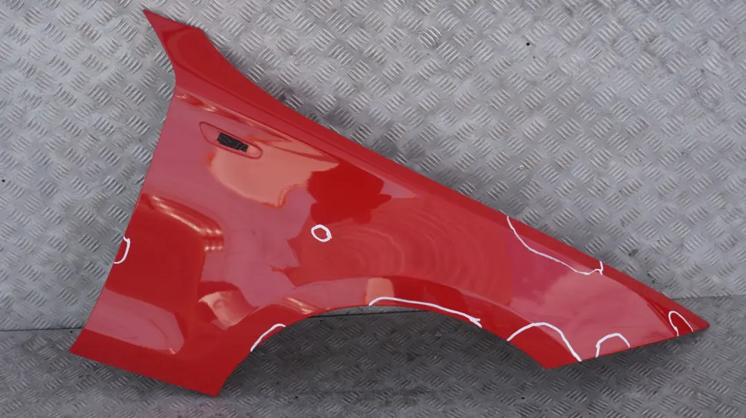 Fahrerseite Seitenwand vorne rechts Kotflügel Japanrot Ro für BMW 1 E81 E82 E87 E88 mit Teilenummer 7133228 BMW 1 E81 E82 E87 E88 Fahrerseite Seitenwand vorne rechts Kotflügel Japanrot Ro - SKU 7133228-JR3 - Teilenummer 7133228