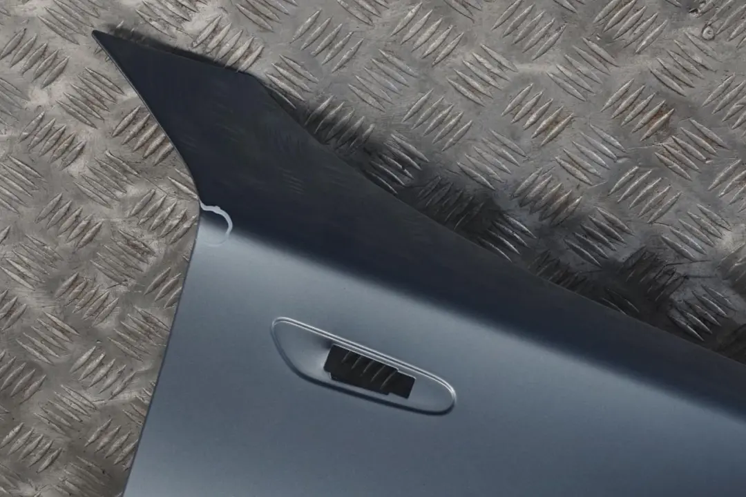 Side Panel Fender Wing Front Right O/S Quarzblau Blue A18 to BMW 1 E81 E87 2 with Part number 7133228 BMW 1 E81 E87 2 Side Panel Fender Wing Front Right O/S Quarzblau Blue A18 - SKU 7133228-QB2 - Part number 7133228