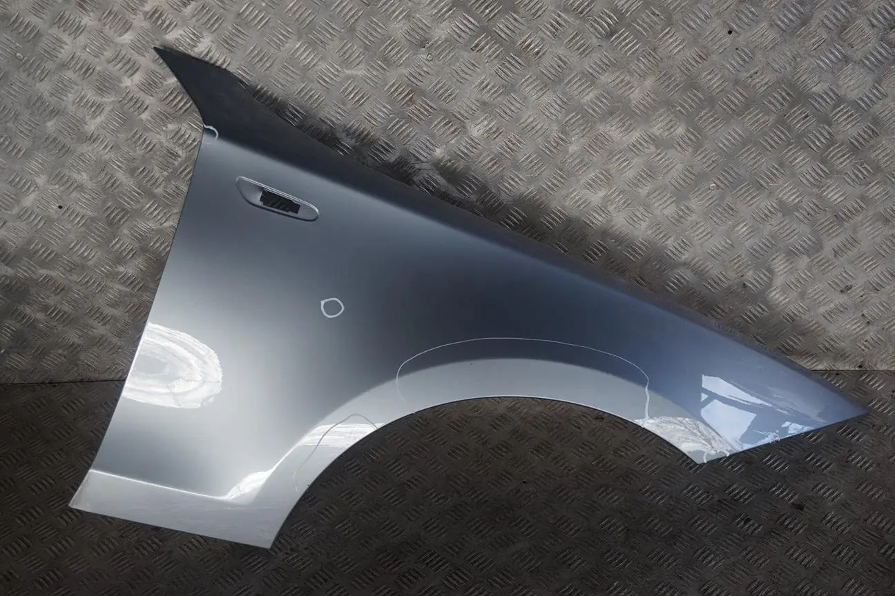 BMW 1 E81 E87 2 Side Panel Fender Wing Front Right O/S Quarzblau Blue A18