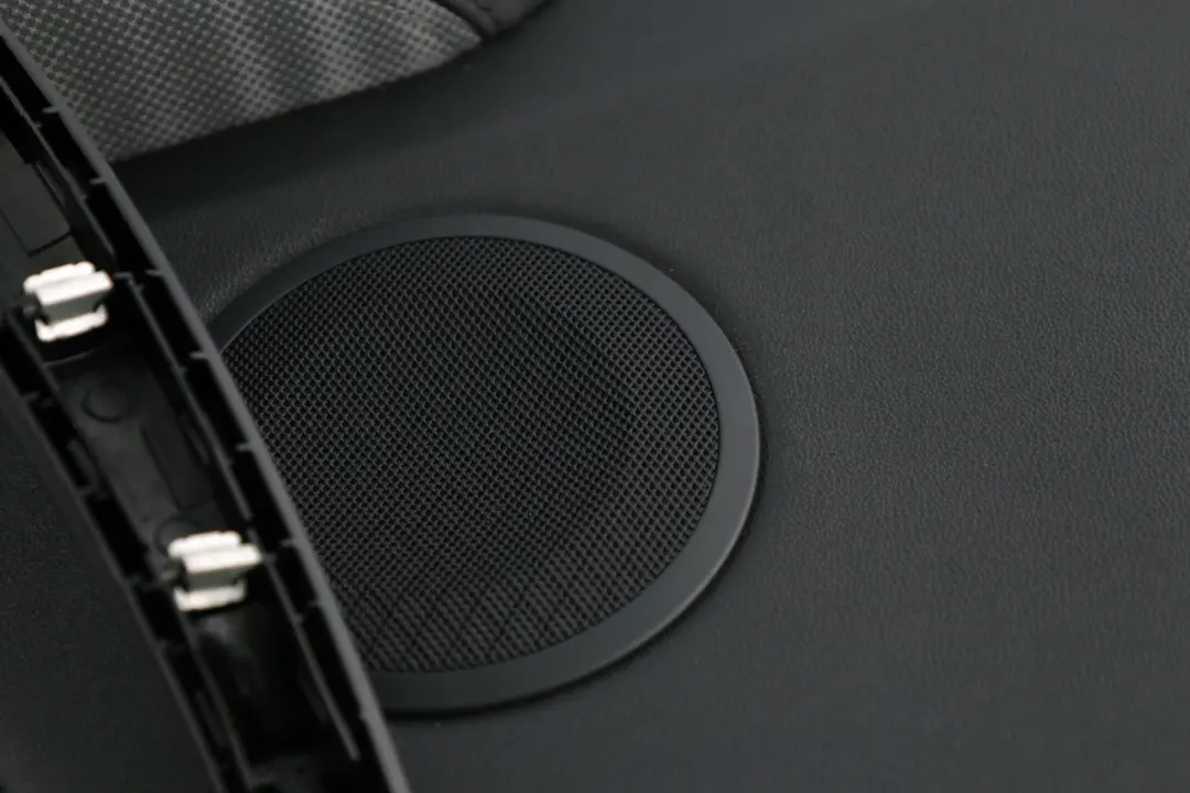 BMW E87 3 Pannello Porta Davanti Destro Nero Black - SKU 7133300-3 - Numero di parte 7133300