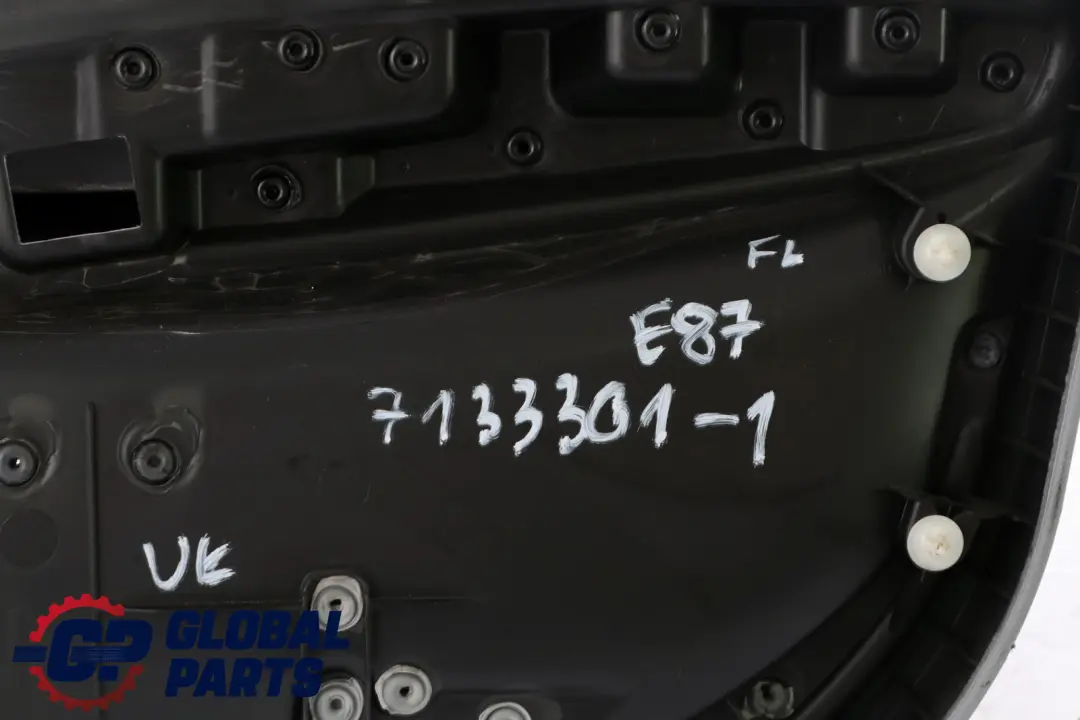 Reihe E87 Türverkleidung Vorn Links Alaskagrau Grau für BMW 1 mit Teilenummer 7133301 BMW 1 Reihe E87 Türverkleidung Vorn Links Alaskagrau Grau - SKU 7133301-1 - Teilenummer 7133301