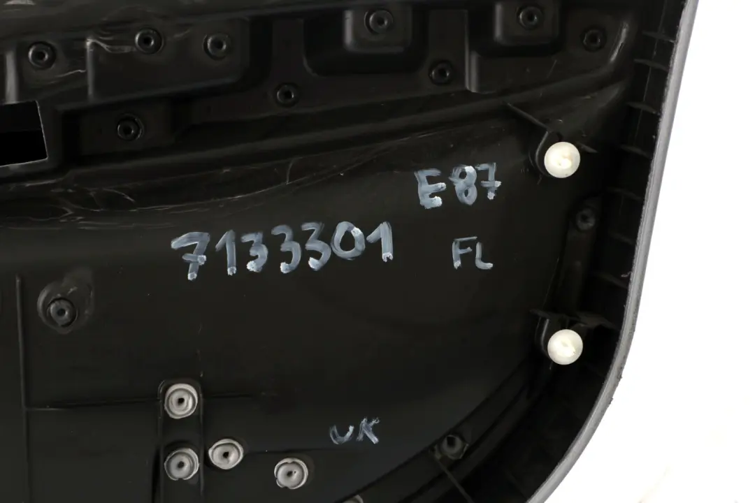 Panneau Portieres avant Gauche Gris Alaska Gris pour BMW 1 Serie E87 à propos du numéro de pièce 7133301 BMW 1 Serie E87 Panneau Portieres avant Gauche Gris Alaska Gris - SKU 7133301-2 - Numéro de pièce 7133301