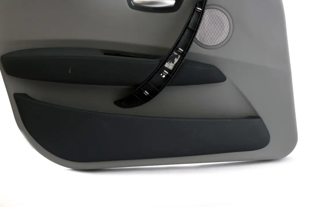Delantero Izquierdo Panel De La Tarjeta De Puerta Alaskagrau Alaska Gris para BMW E87 con número de pieza 7133301 BMW E87 Delantero Izquierdo Panel De La Tarjeta De Puerta Alaskagrau Alaska Gris - SKU 7133301-2 - Número de pieza 7133301