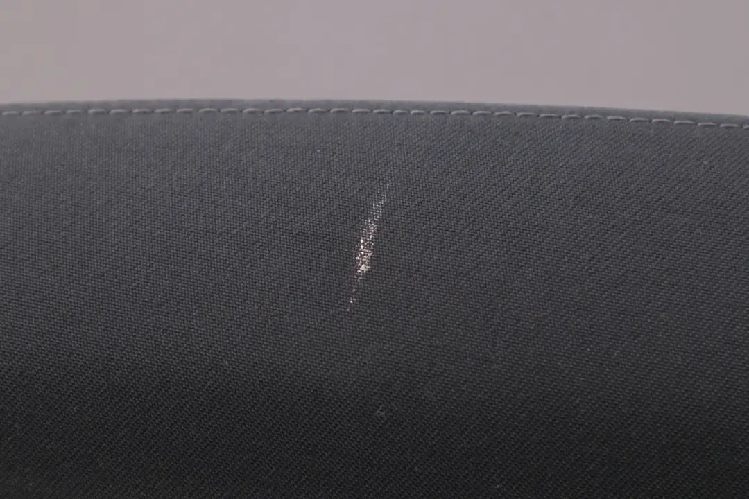 Tapicerka Boczek Drzwi Lewy Przód Szara do BMW E87 o numerze 7133301 BMW E87 Tapicerka Boczek Drzwi Lewy Przód Szara - SKU 7133301-2 - Numer Części 7133301