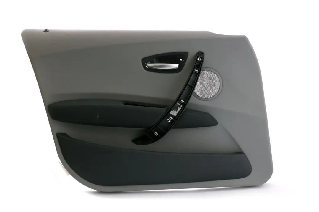 Pannello Porta Davanti SX Alaskagrau Grigio Pelle per BMW E87 con numero di parte 7133301 BMW E87 Pannello Porta Davanti SX Alaskagrau Grigio Pelle - SKU 7133301 - Numero di parte 7133301