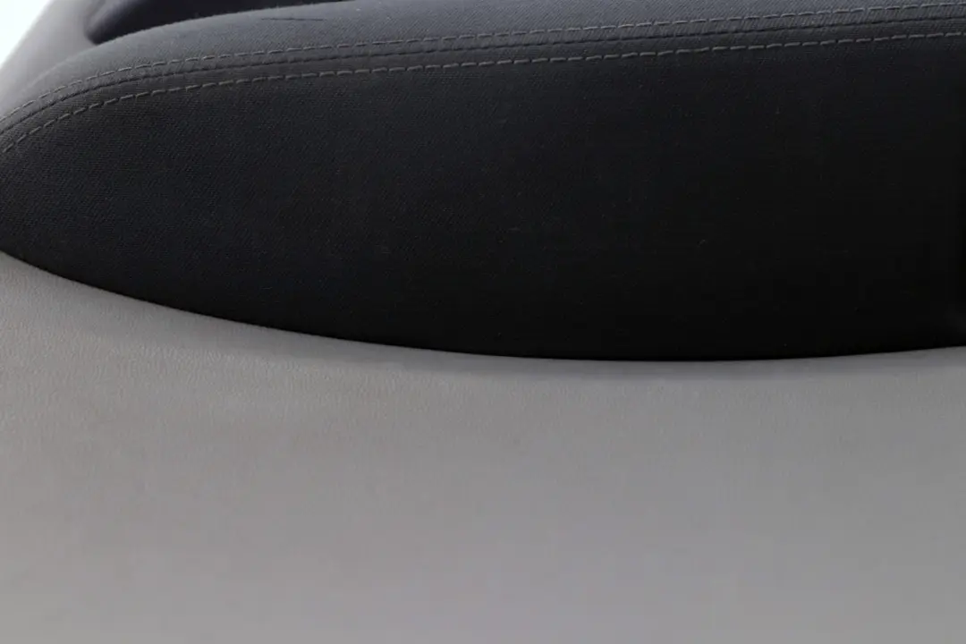 Door Card Trim Panel Front Right O/S Alaskagrau Alaska Grey to BMW 1 Series E87 2 with Part number 7133302 BMW 1 Series E87 2 Door Card Trim Panel Front Right O/S Alaskagrau Alaska Grey - SKU 7133302-2 - Part number 7133302