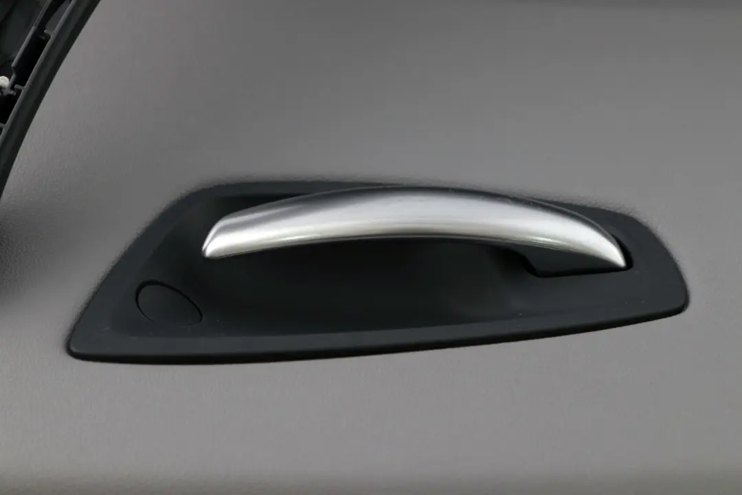 Left N/S Door Card Trim Panel Alaskagrau Alaska Grey to BMW 1 Series E87 Rear with Part number 51427133353 BMW 1 Series E87 Rear Left N/S Door Card Trim Panel Alaskagrau Alaska Grey - SKU 7133353 - Part number 51427133353