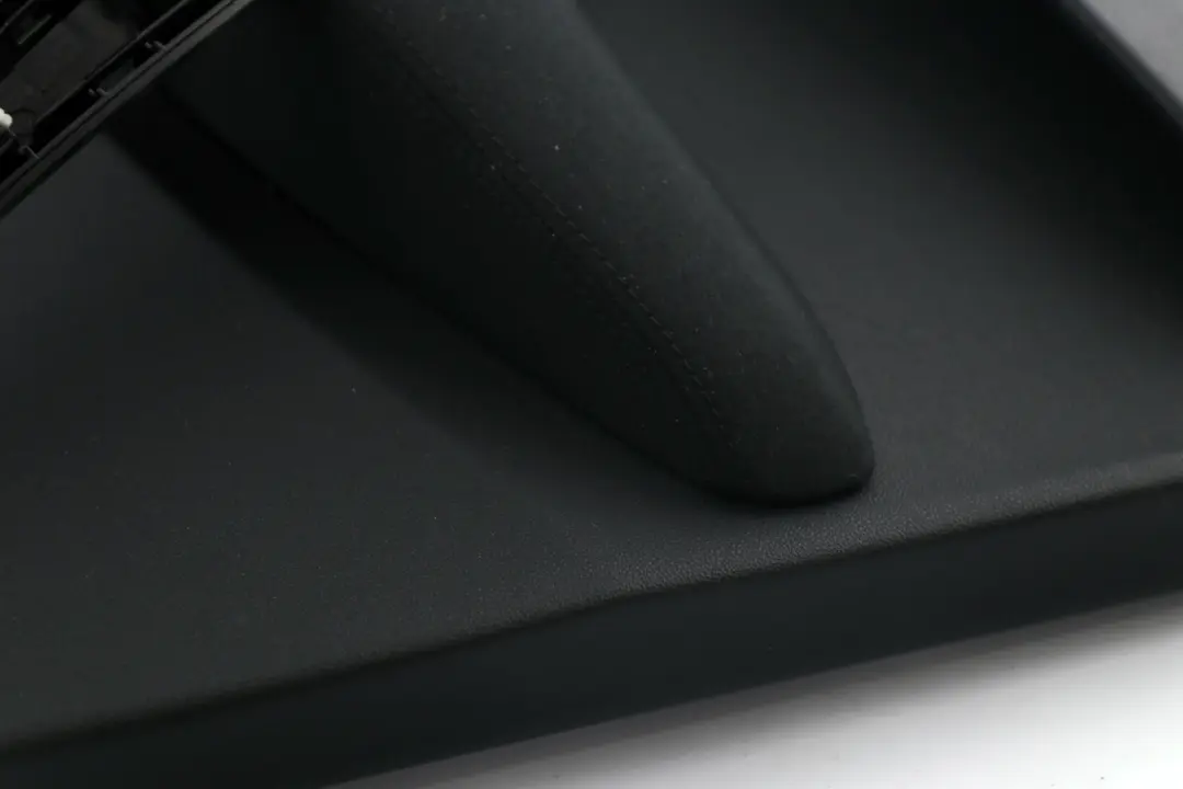 Right O/S Door Card Trim Panel Folienteil Schwarz Black to BMW 1 Series E87 1 Rear with Part number 7133360 BMW 1 Series E87 1 Rear Right O/S Door Card Trim Panel Folienteil Schwarz Black - SKU 7133360-1 - Part number 7133360