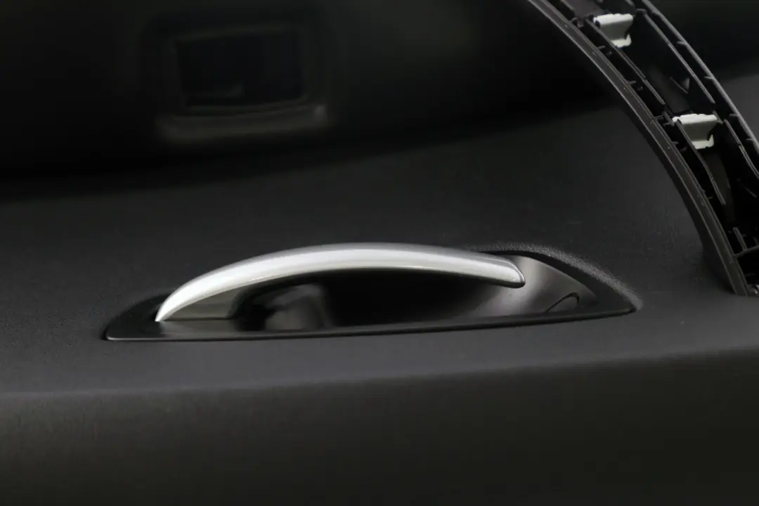 Right O/S Door Card Trim Panel Folienteil Black Leather to BMW 1 Series E87 3 Rear with Part number 7133360 BMW 1 Series E87 3 Rear Right O/S Door Card Trim Panel Folienteil Black Leather - SKU 7133360-3 - Part number 7133360