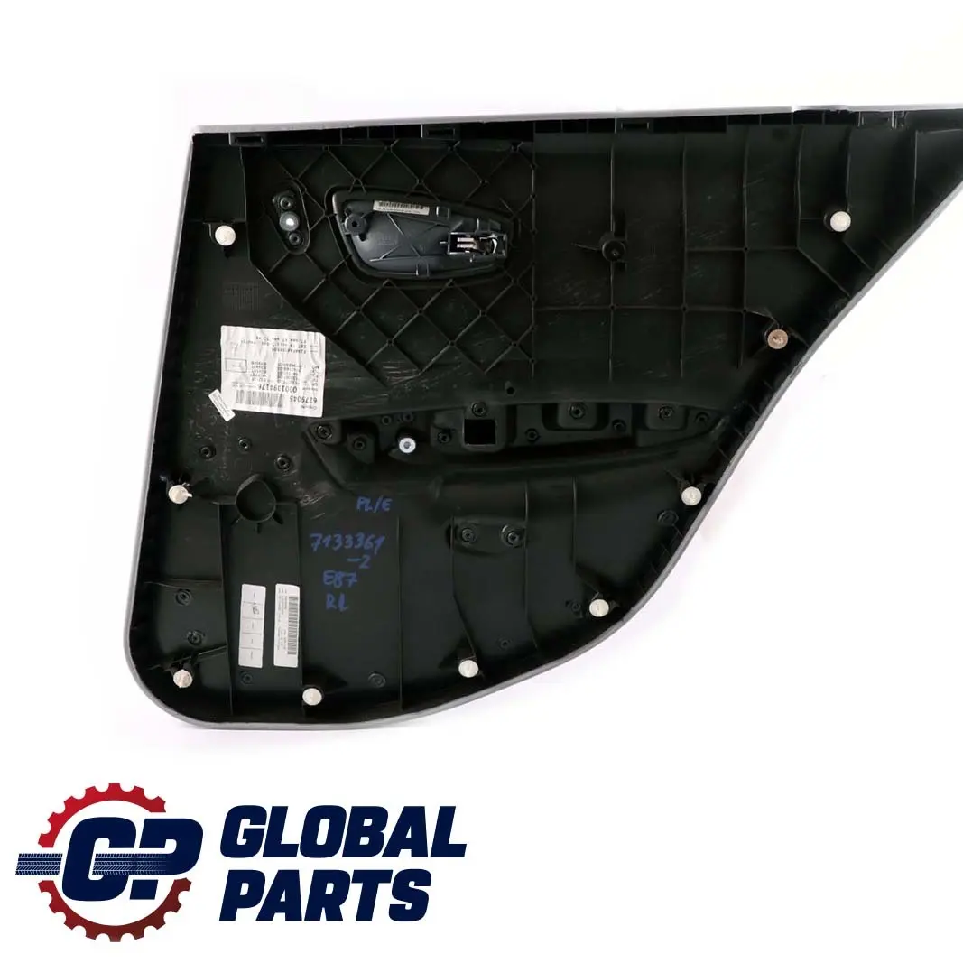 Panneau garniture de carte porte arriere gauche en tissu gris Alaskagrau pour BMW E87 à propos du numéro de pièce 7133361 BMW E87 Panneau garniture de carte porte arriere gauche en tissu gris Alaskagrau - SKU 7133361-2 - Numéro de pièce 7133361