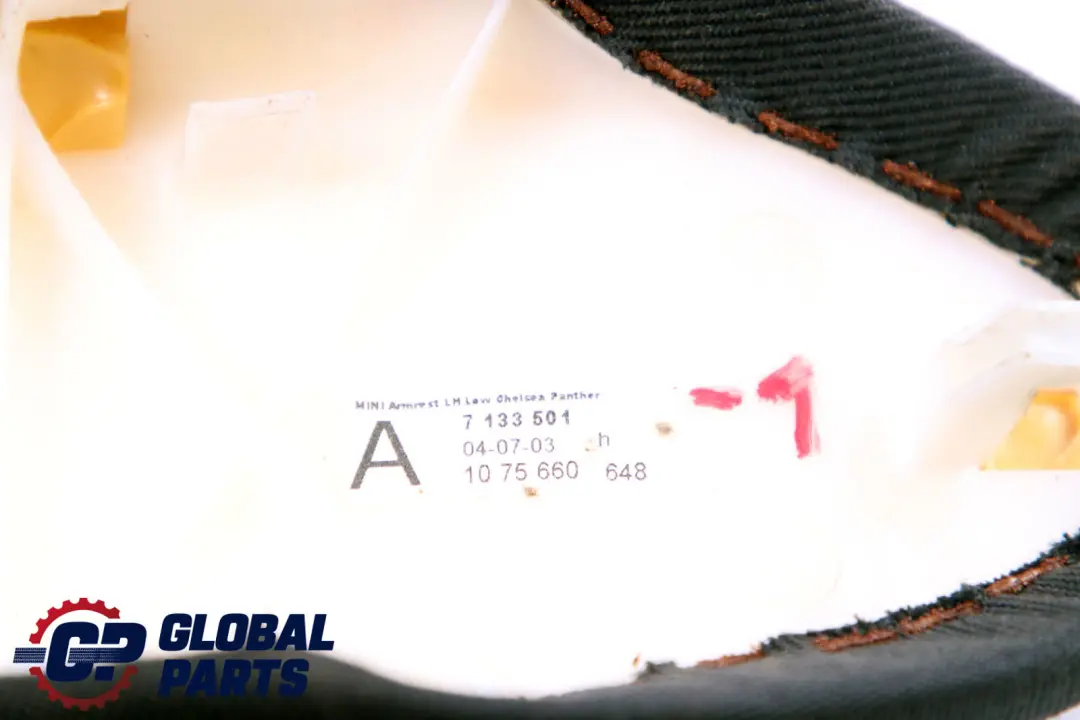 Armlehne Stoff Links Panther Black Schwarz für BMW Mini Cooper R50 R52 mit Teilenummer 7133501 BMW Mini Cooper R50 R52 Armlehne Stoff Links Panther Black Schwarz - SKU 7133501-1 - Teilenummer 7133501